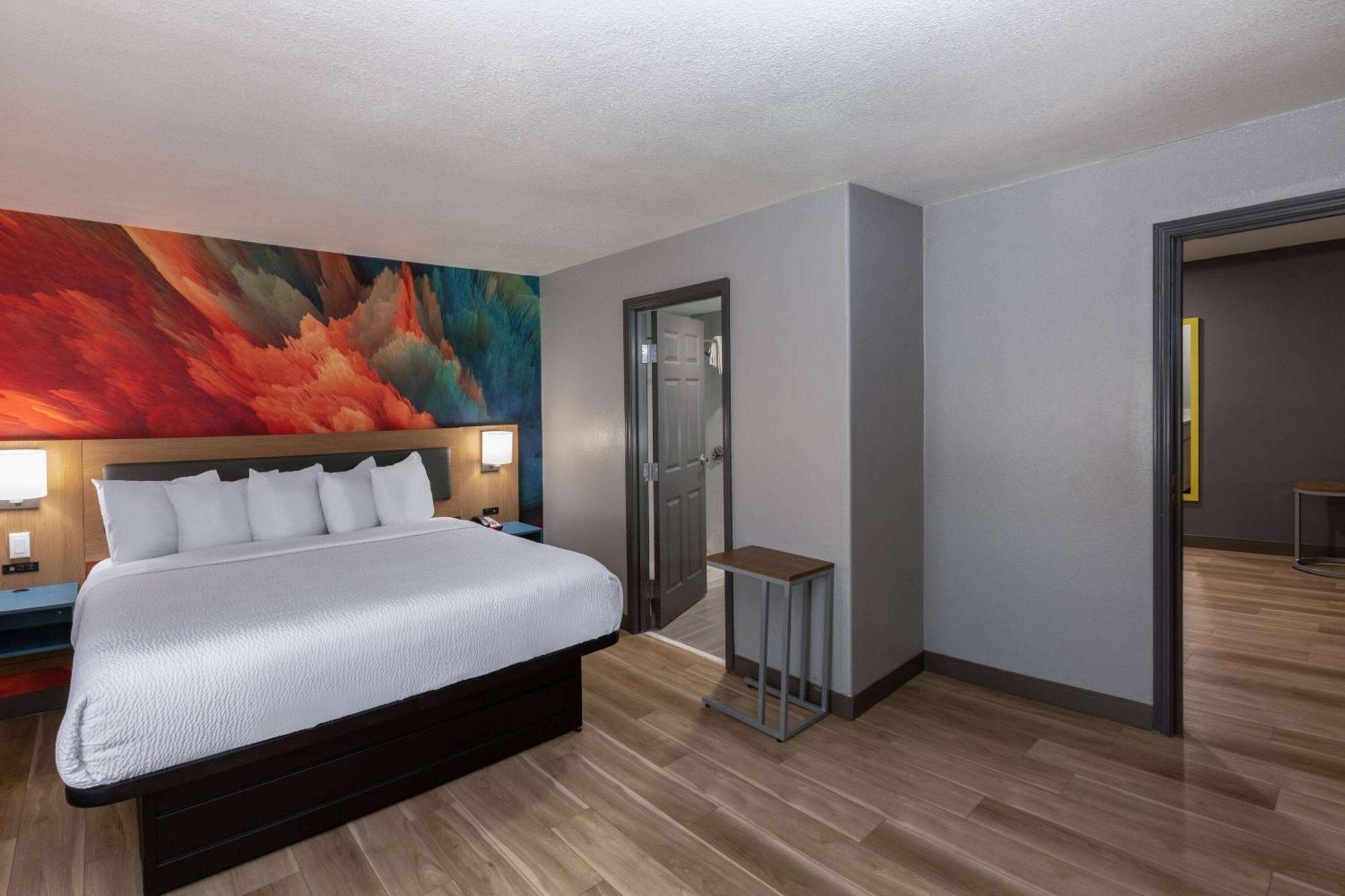 La Quinta By Wyndham Hotel
